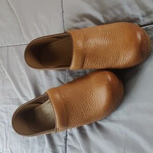 Dansko Professional Honey Distressed Clog Size 39